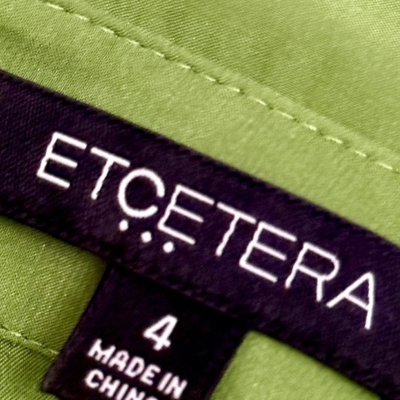 100% Silk Green Button Down Blouse Small Long Sleeve Quiet Luxury Workwear - Picture 10 of 12